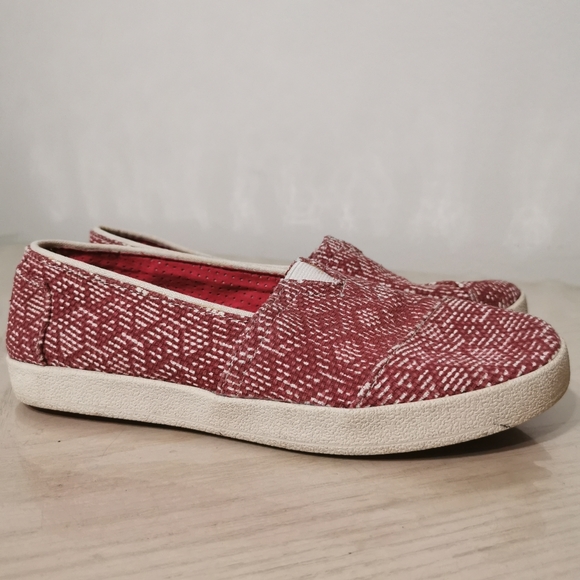 Toms Slid-on Shoes - Picture 2 of 12